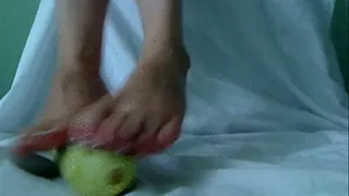 toenai footjob