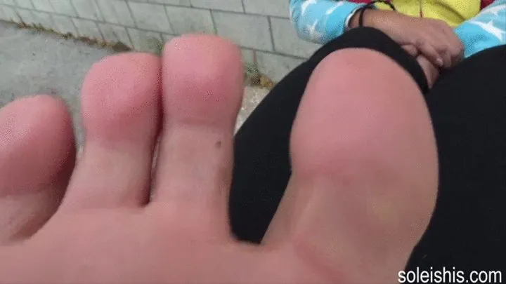 LEGENDARY, GORGEOUS SOLE QUEEN BUTTERCREME IS BACK ON SOLEISHIS!!!! Showing off her super sexy, high arched, sweaty and stinky size 10 feet! Clip 2