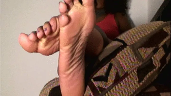 SOLES SOLES and nothing but the SOLES featuring Syrettes sexy wrinkled size 10 soles and pretty toes Full length version