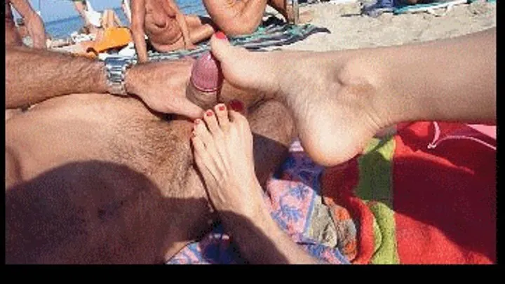 Naomi public beach footjob in cap d'agde