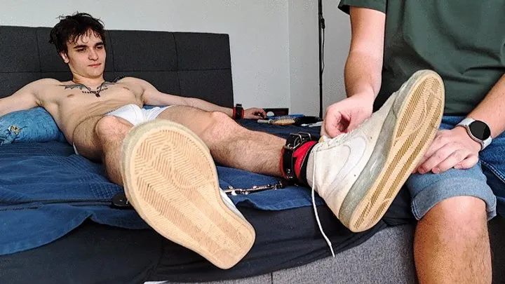 Barefoot student Filip foot worship