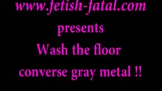 Laver le sol en converse gris métal!!!!!.....Wash the floor converse gray metal!!