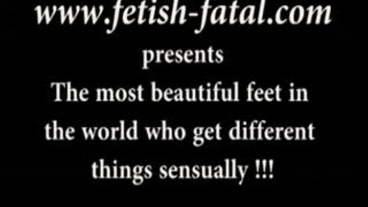 Les plus beaux pieds du monde qui attnt différents objets sensuellement !!!!....The most beautiful feet in the world who get different things sensually!!....