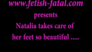 Natalia takes care of her feet so beautiful .........Natalia s'occupe de ses si beaux pieds.....