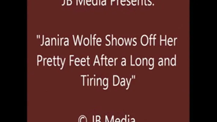 Janira Wolfe Shows off Her Sexy Feet - SQ