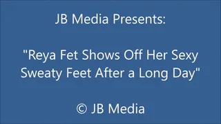 Reya Fet Shows Off Her Tired Feet