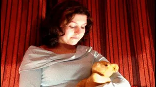 Old Teddy crushed by Lilly (part 1)