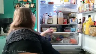 SSBBW Fridge Raid