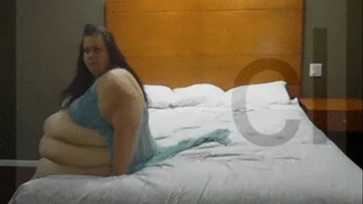 500 Pound Princess Winter - Relaxing in her Hotel Room