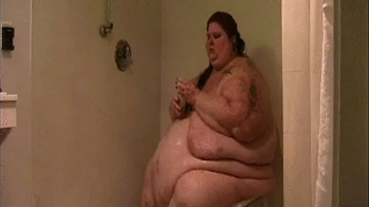 SSBBW Sinfully Divine (600 Pounds Plus) - 7 Minute Shower