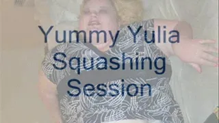 Yummy Yulia Squashing Session