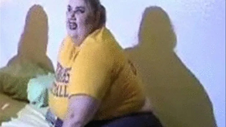 400 pound Yummy Yulia - Silly Fatty Falls Off of the Bed