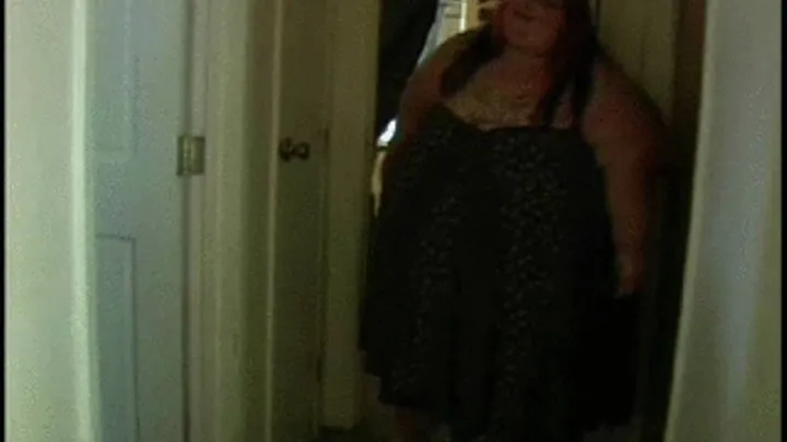 600 lbs. "Sinfully Divine SSBBW" - Fat Women So Huge She Takes Up the Entire Hallway