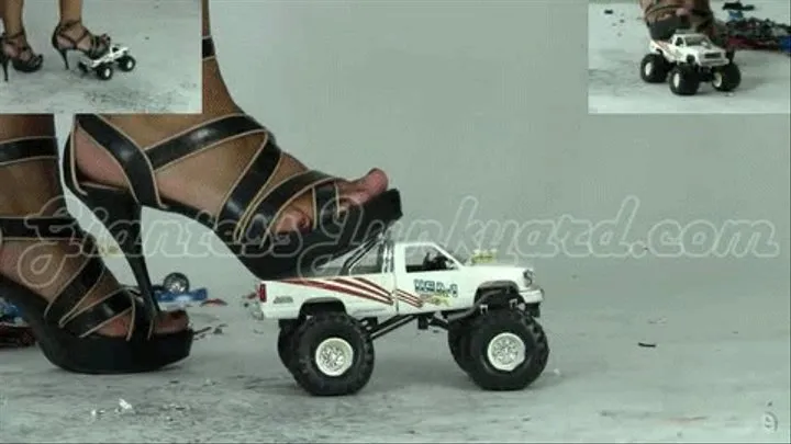 Giantess Lola - Car 10 - 90s Monster Truck