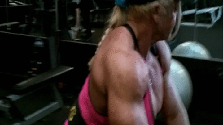 triceps in a gold ym