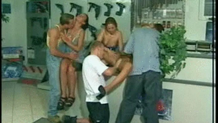 Groupsex in a shop