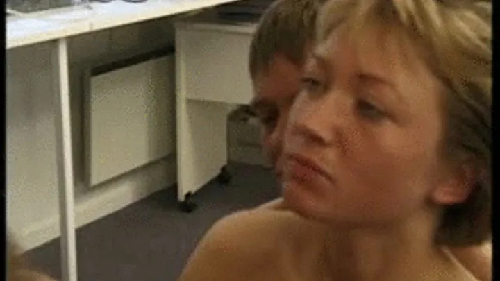 MILF fucks herself