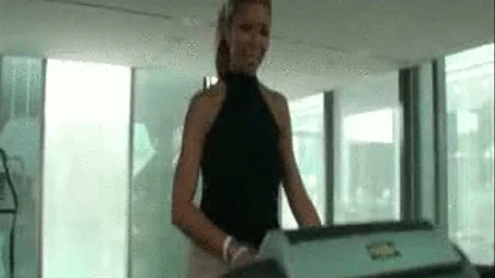 IN MEGA HIGH HEELS ON A TREADMILL & ON A CROSSTRAINER