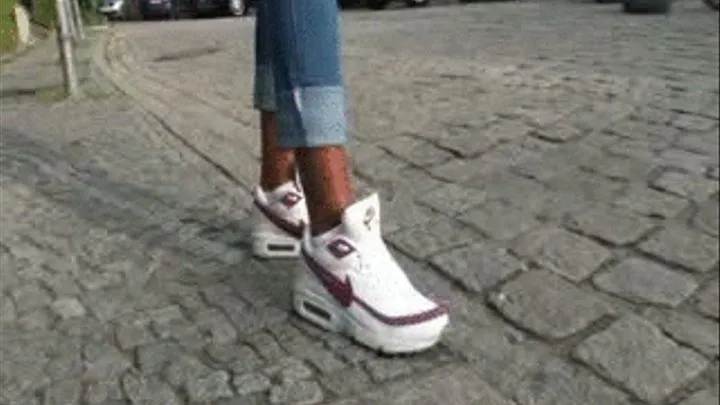 NIKE AIR MAX WALKING BY TAMIA IN NYLON