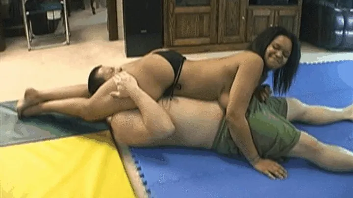 I LOVE SQUEEZING WHITE BOY BALLS - Rihanna vs John (IN HIGH DEFINITION)