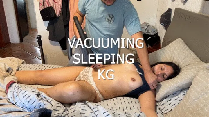 VACUUMING NAPPING KG