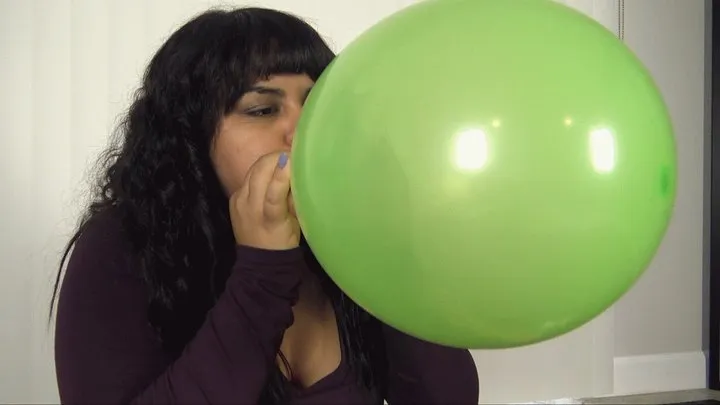 VANESSA LUXX BLOWS UP BALLOONS