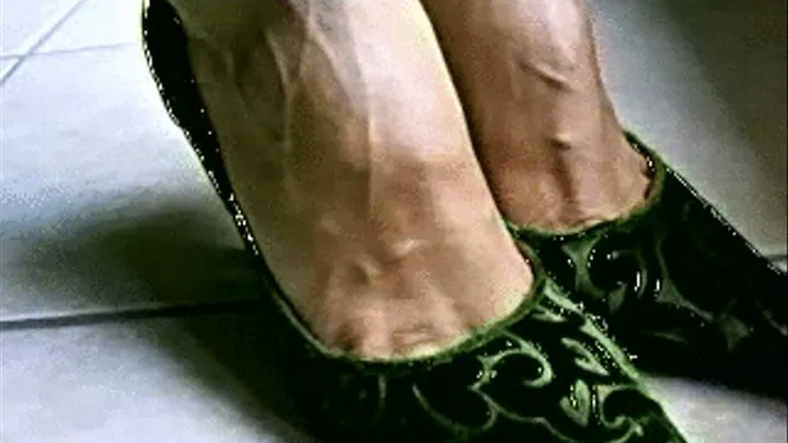 Veiny Feet and Green High Heels