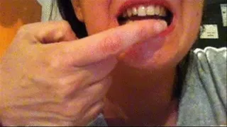 rubbing teeth