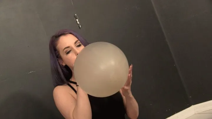 Balloon Fun With Goddess Valora