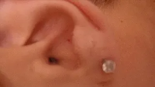 Underwater Bathtub Ear Bubbles With Nikki Brooks