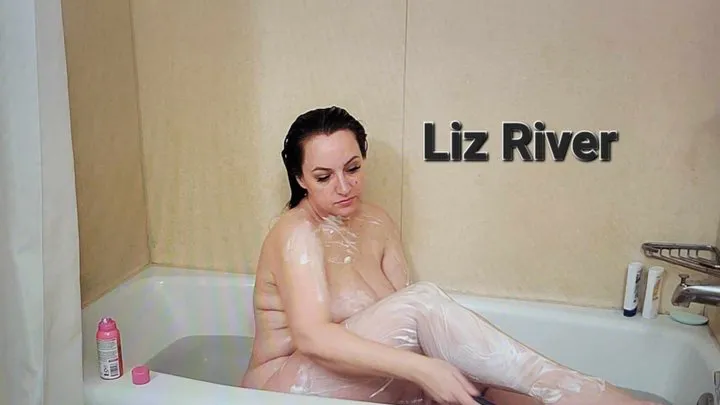 Leg Shaving and Bath at DomCon Los Angeles with Liz River