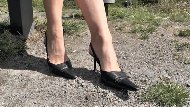 589. Walking tour in high heels - complete