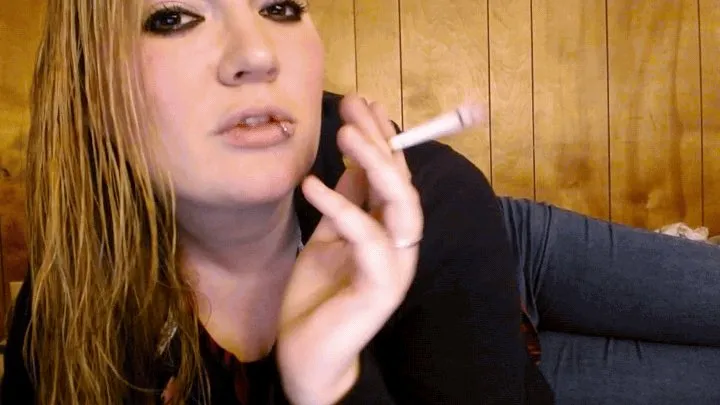 Cassandra smokes a Marb 100