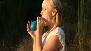 Kourtney blue balloon blow to pop - NEW