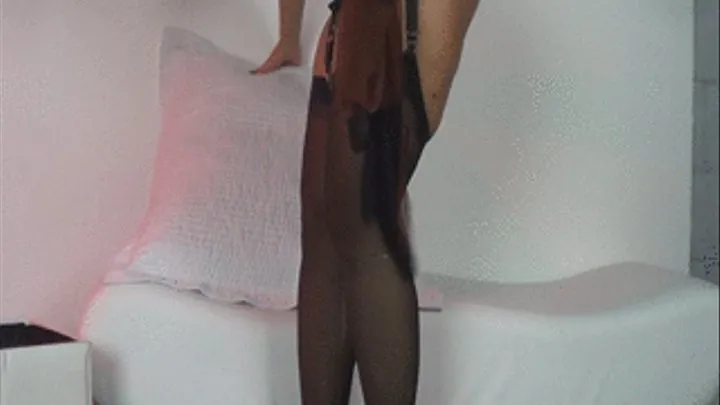 Fully Fashioned Stockings & Pussy Tease