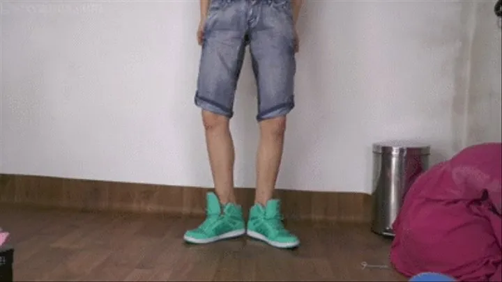 'DC rebound high top sneaker and long jeans shorts wetting'