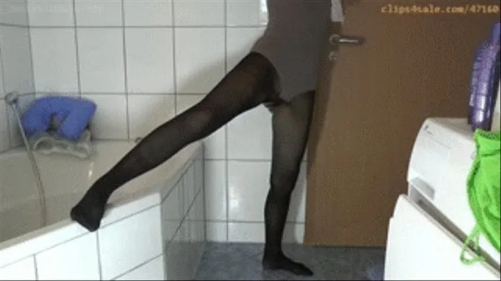 'HD' 'Leotard and pantyhose wetting while dancing'