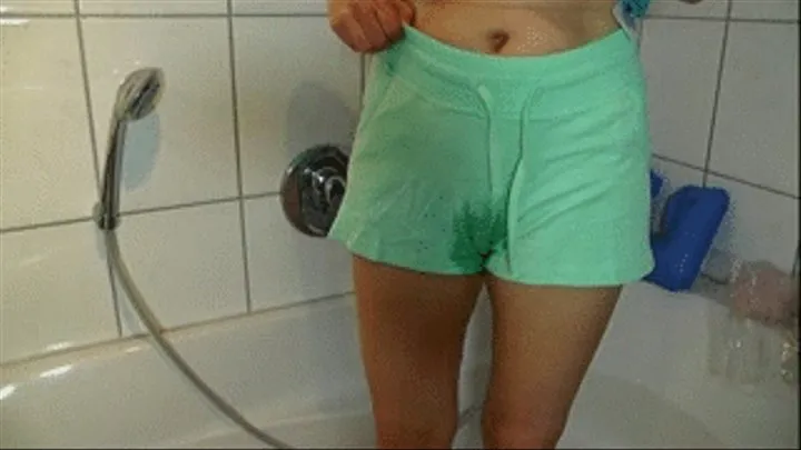 'HD' 'Wetting new turquois shorts'