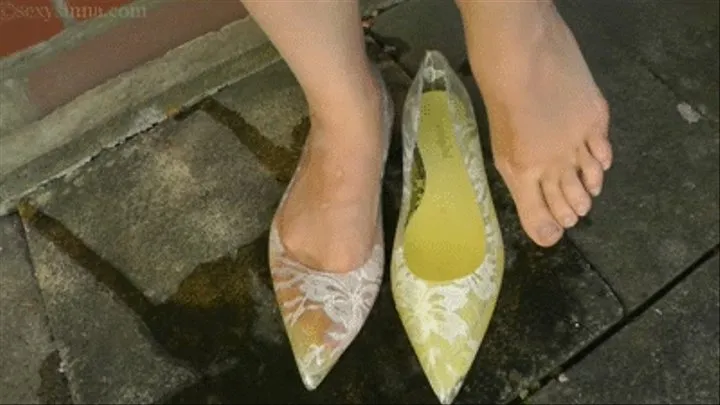 ' ' 'New transparent pumps piss and wet toe, foot and shoeplay watersports'