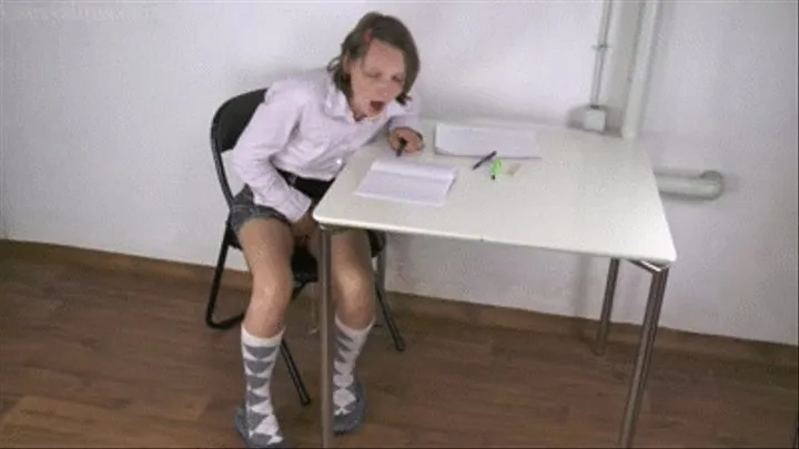 'HD' 'Schoolgirl in detention can't hold it'