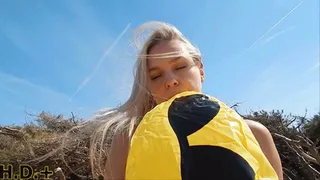 Corals Day At The Beach: Inflating Emoji Beachballs *HIGH DEFINITION+* *SINGLE CAM*