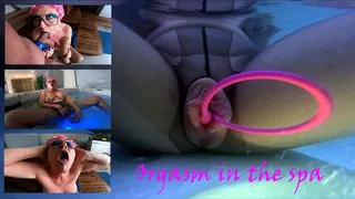 Orgasm in the spa