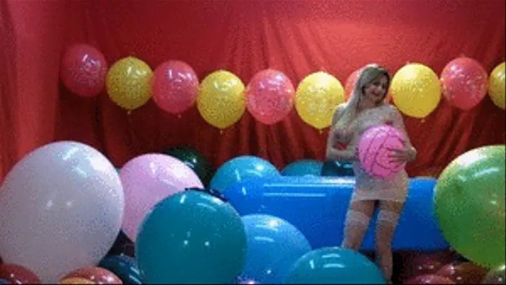 PORNSTAR LISA SQUEEZES BALLOONS AND BEACHBALLS