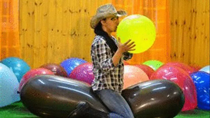 HOT COW GIRL BLOW TO POP BIG BIG BALLOON