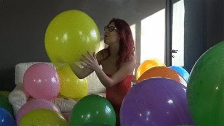 Mihaela kiss the balloons by cigarettes