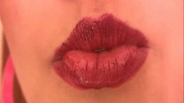 RAZOR FETISH LIPS