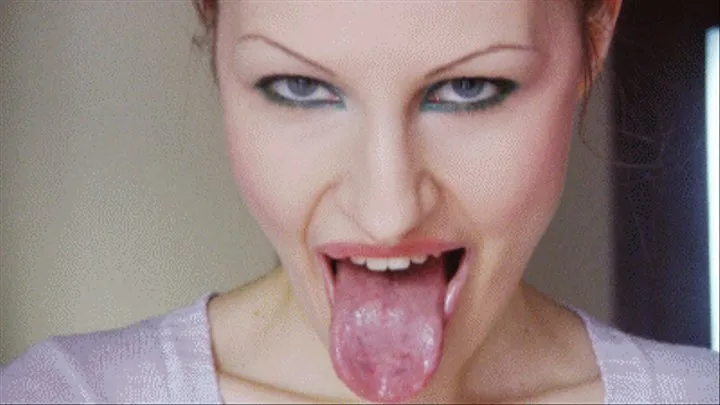 TONGUE - EXTREME CLOSE UP