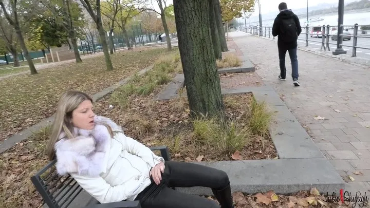 EXHIB AND MASTURBATING ON A PUBLIC BENCH WITH A VIBRATOR IN PUSSY