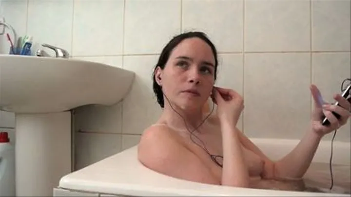 singing in my bathtube with my headphones! ( for and mac users)