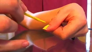 Painting my sexy nails yellow!